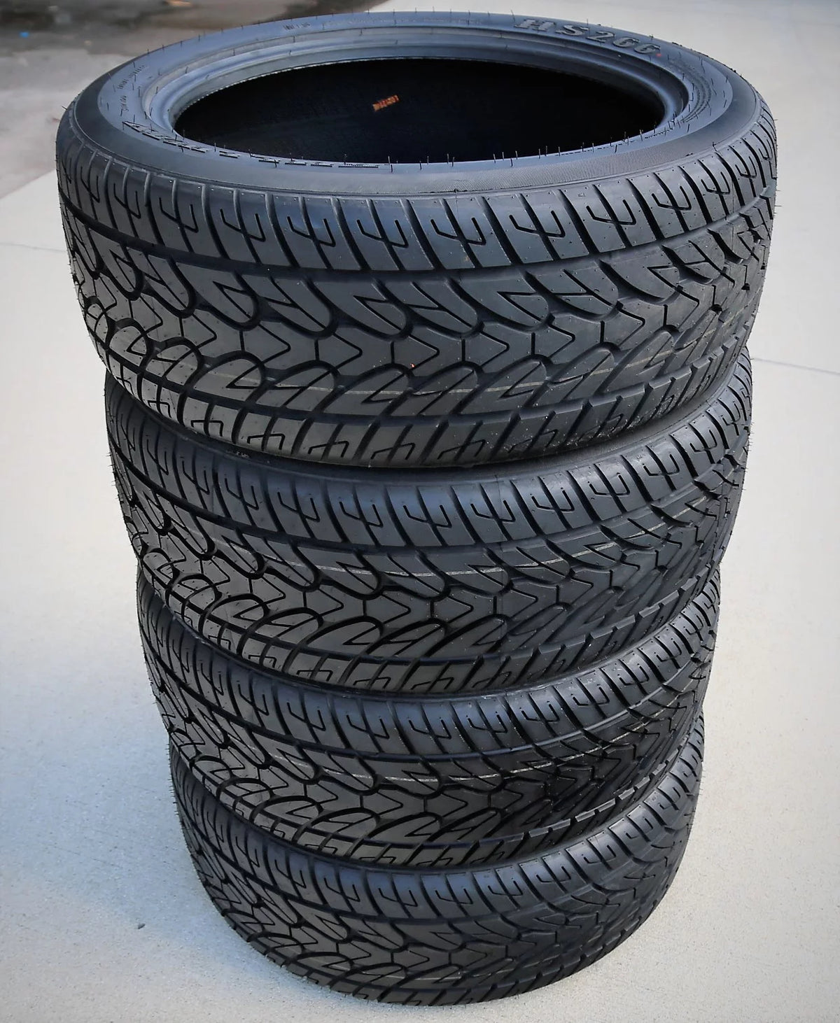 Set of 4 275/55R20 117H XL A/S Performance Tires M48397