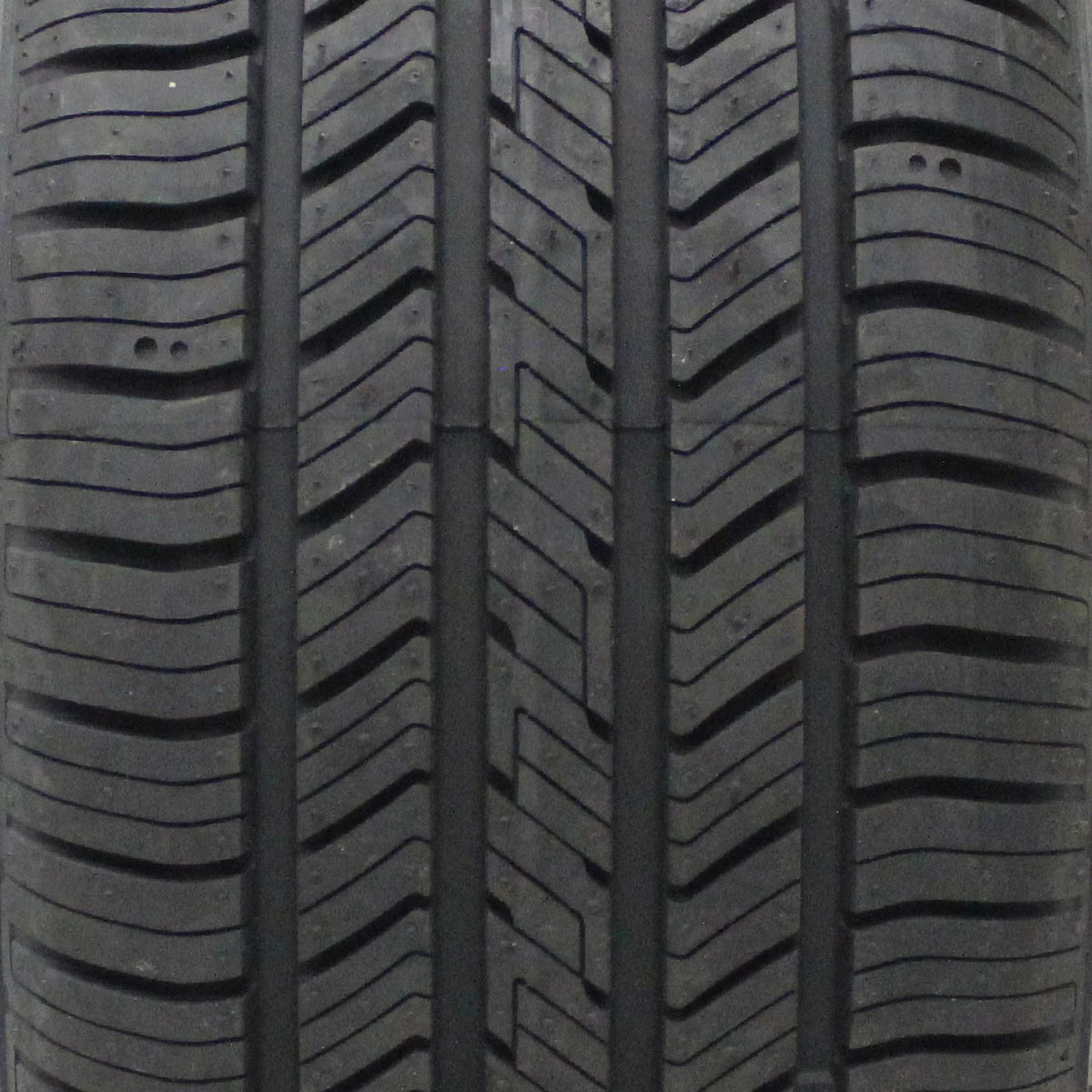 All-Season Tire 235/75R15 105T S60747