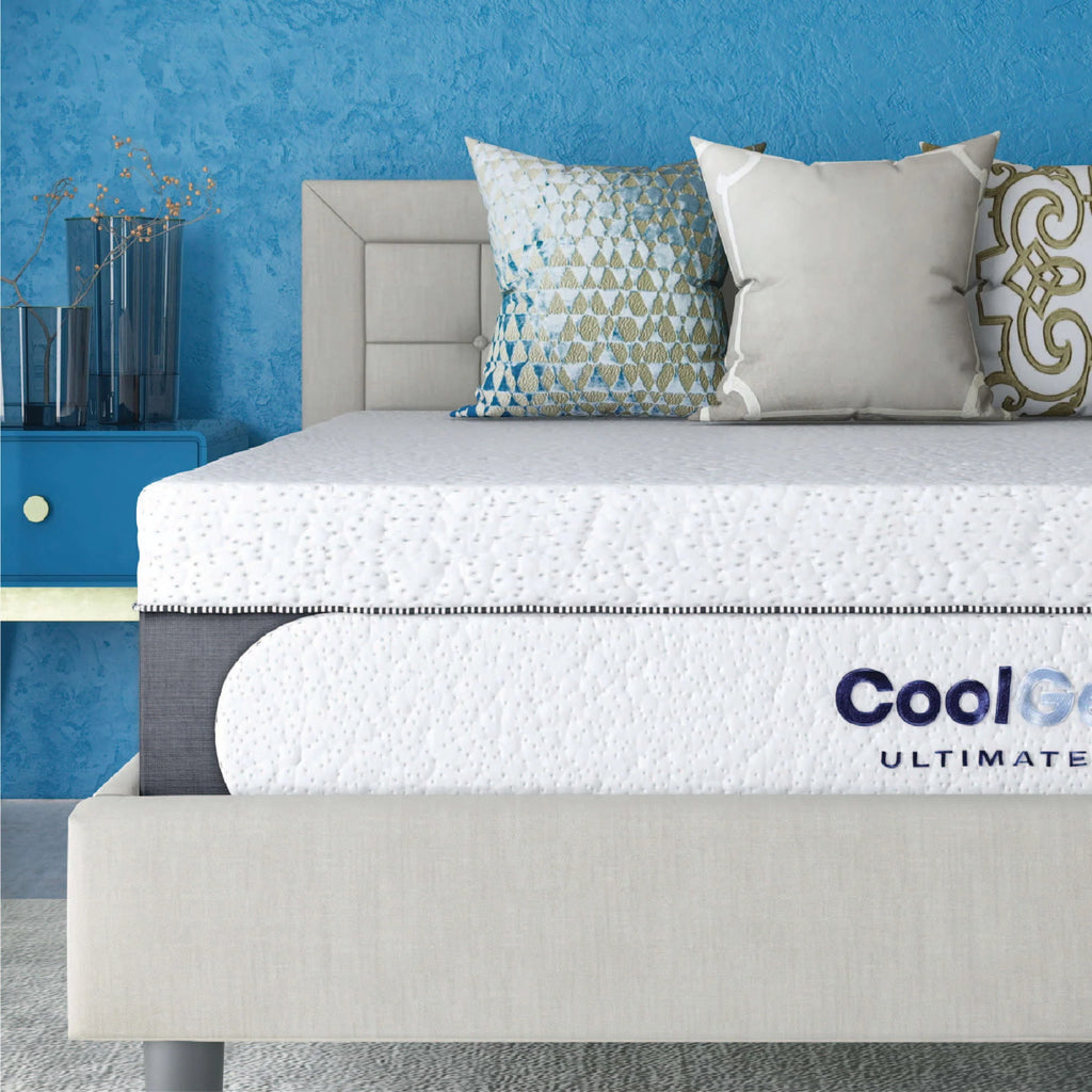Queen Gel Memory Foam Mattress with 2 Pillows B1152