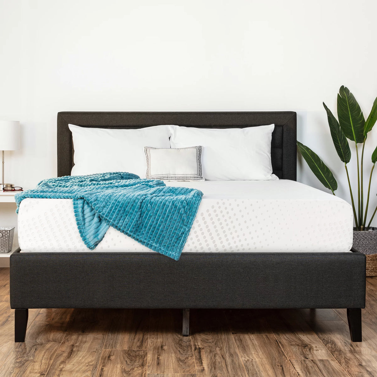 Queen Size Dual Layered Memory Foam Mattress X658