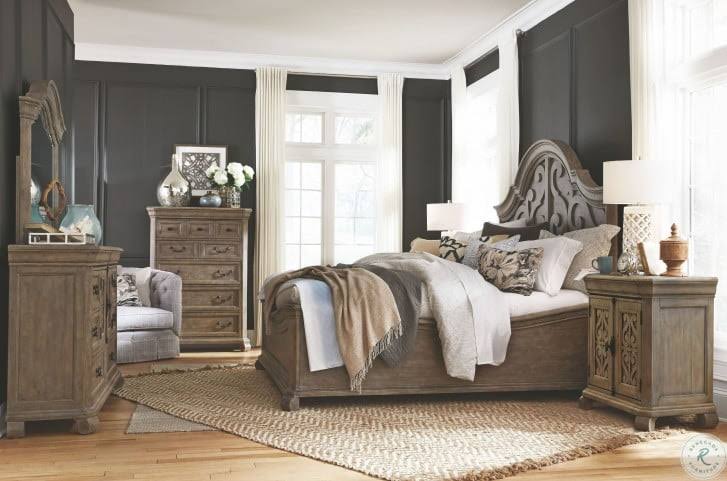 Bachelor Chest Y712178