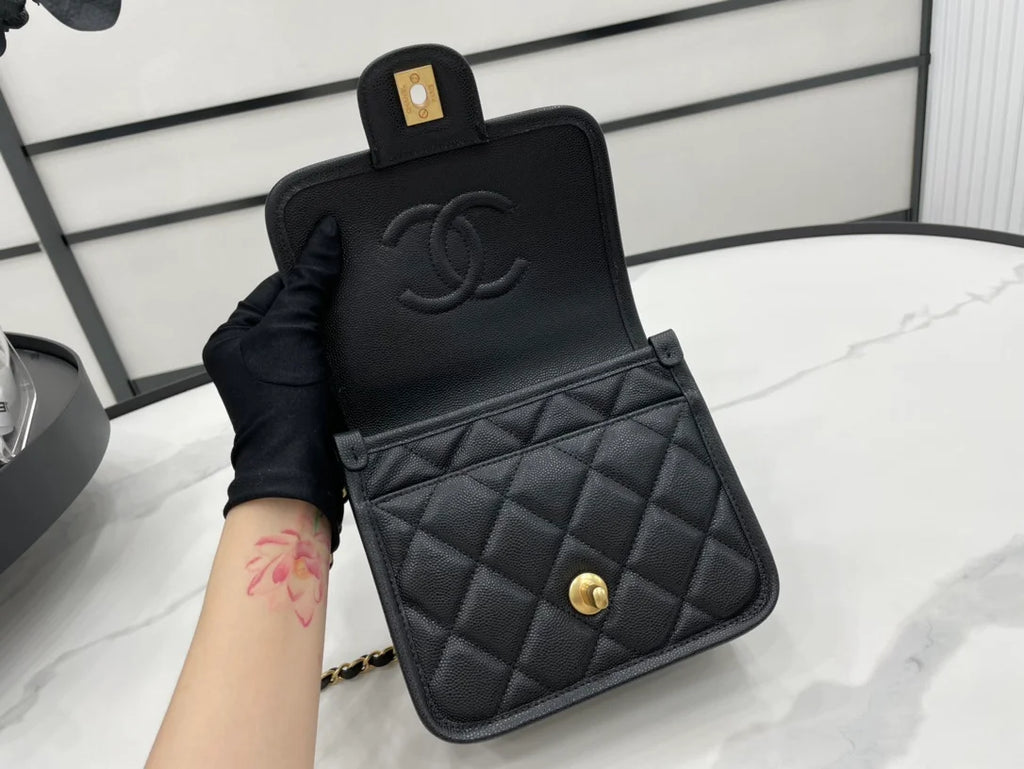 Black Flap Bag U15774