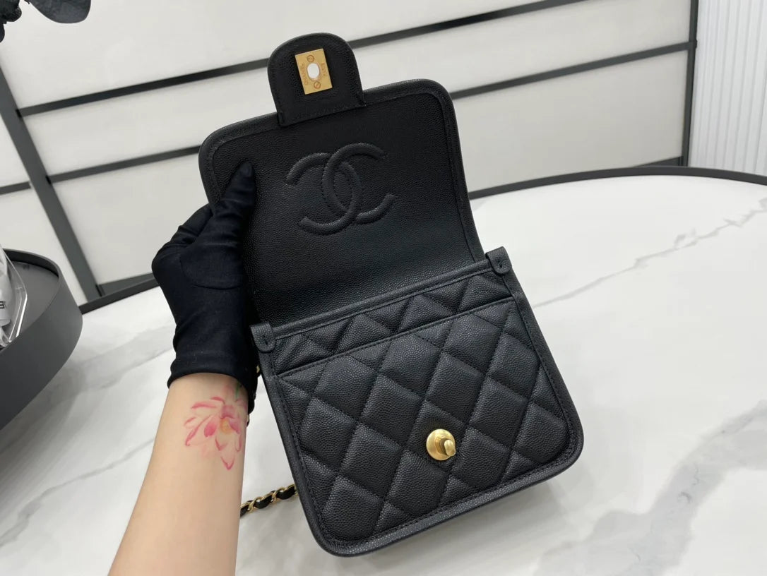 Black Flap Bag U15774