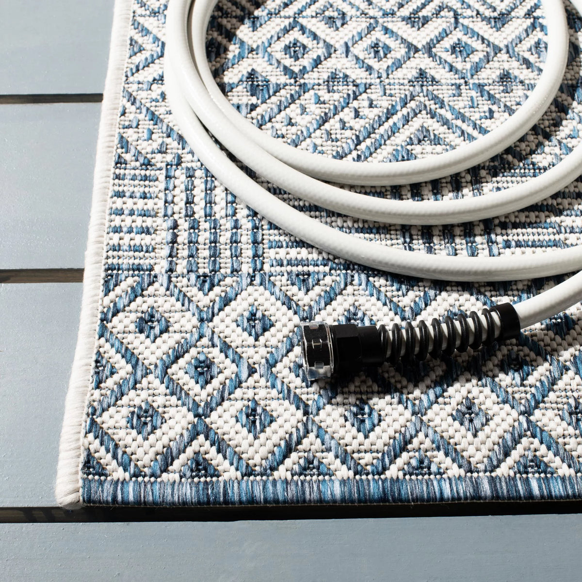 Blue Navy Geometric Area Rug C351608